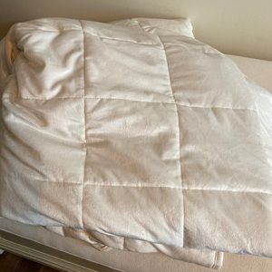 Like new weighted blanket.